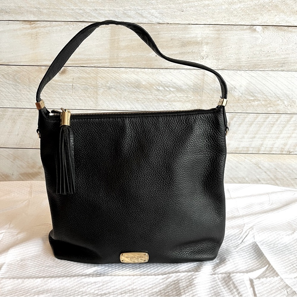 🦋 Classic Michael Kors Leather Shoulder Bag